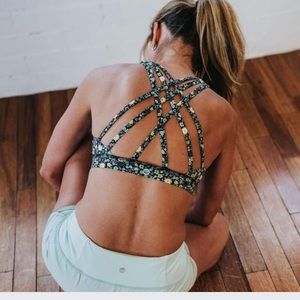 In search of this Senita sports bra!